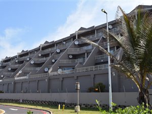 3 Bed Apartment in Umdloti Beach
