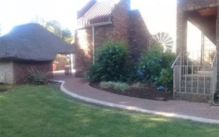 4 Bedroom House in Leandra