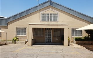 742 m² Industrial space in Turffontein