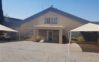 742 m² Industrial space in Turffontein