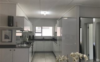 3 Bedroom Townhouse in Waterfall Estate