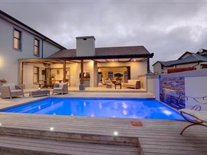 4 Bed House in Kraaibosch