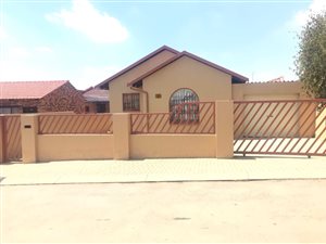 3 Bed House in Tembisa