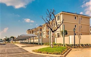 2 Bedroom Apartment in Carlswald North Estate