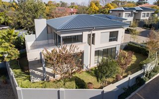 3 Bedroom Cluster in Waterkloof Ridge