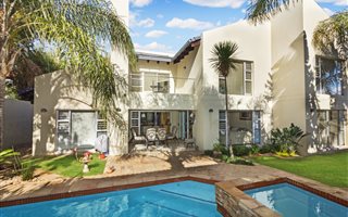 4 Bedroom House in Dainfern