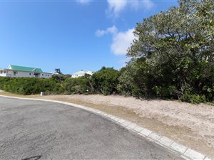 687 m² Land available in Kenton-on-Sea