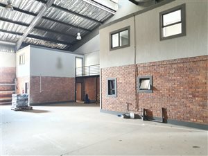 300 m² Industrial space in Alrode