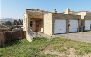 3 Bedroom Townhouse in Brackenfell Central