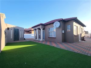 3 Bed House in Vosloorus