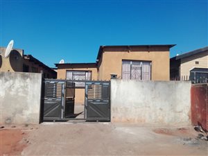 11 Bed House in Ivory Park