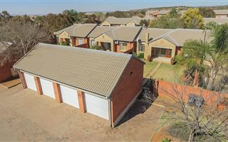 2 Bedroom Townhouse in Equestria