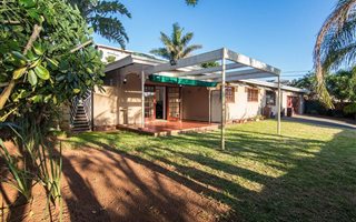 3 Bedroom House in Sheffield Beach