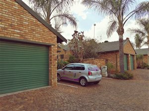3 Bed Simplex in Highveld