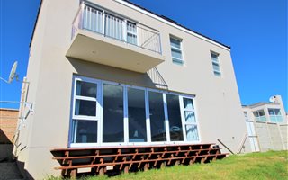 3 Bedroom Townhouse in Nahoon Valley