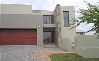 3 Bedroom House in Mooikloof Country Residences
