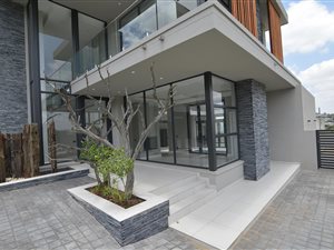 4 Bed House in Waterfall Country Estate