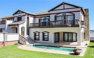 3 Bedroom House in Rietvlei Ridge Country Estate