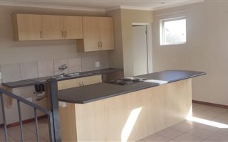 3 Bedroom Flat in Serala View