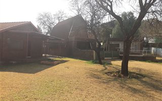8 Bedroom House in Olifantsnek