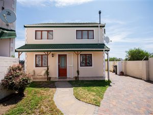 3 Bed Townhouse in Heritage Park