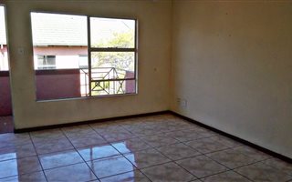 2 Bedroom Townhouse in Geelhoutpark