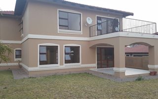 3 Bedroom Cluster in Maroeladal