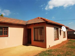 2 Bed House in Nellmapius