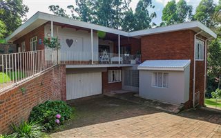 5 Bedroom House in Clarendon