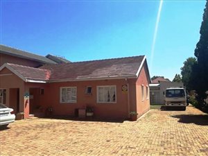 9 Bed House in Rhodesfield