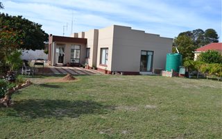 3 Bedroom House in Albertinia