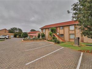 2 Bed Townhouse in Moreleta Park