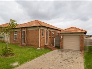 3 Bed House in Thatch Hill Estate