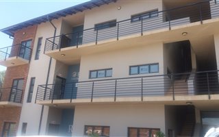 87 m² Office Space in Lombardy Estate