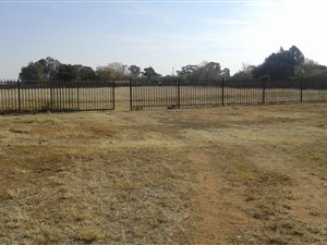 4572 m² Land available in Hamilton