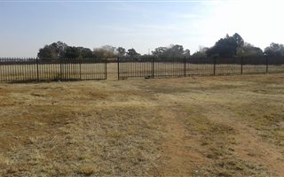 4572 m² Land available in Hamilton