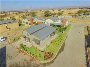 1 Bed Townhouse in Waterval East