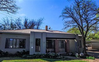 4 Bedroom House in Dan Pienaar