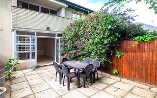 2 Bedroom Apartment in Kenilworth Upper