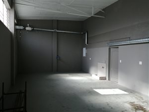 55 m² Retail Space in Retreat