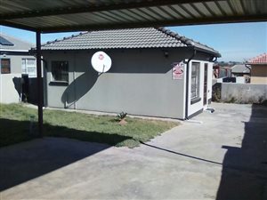 2 Bed House in Blue Hills