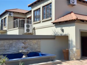 4 Bed House in Waterkloof Heights