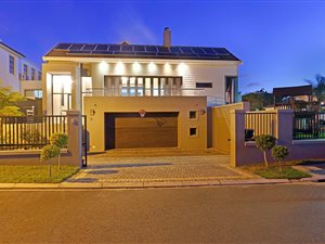 4 Bed House in Graanendal