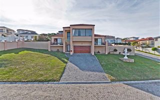 3 Bedroom House in Lovemore Heights