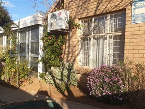 3 Bed Townhouse in Universitas
