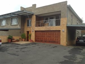 5 Bed House in Montrose