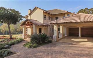 4 Bedroom House in Featherbrooke Estate