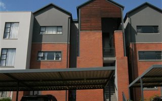 3 Bedroom Townhouse in Mooikloof Equestrian Estate