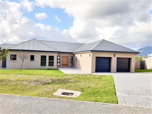 5 Bed House in Kraaibosch