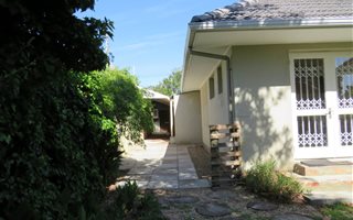 3 Bedroom House in Bergvliet